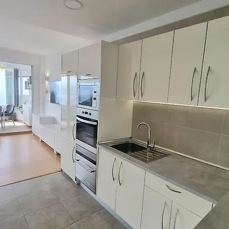 Bella-vista Endless Views Over The Ocean *